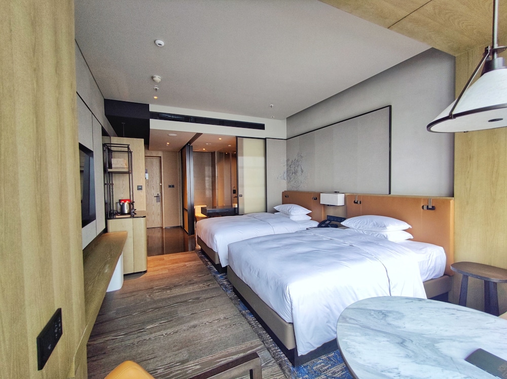 courtyard by marriott luoyang