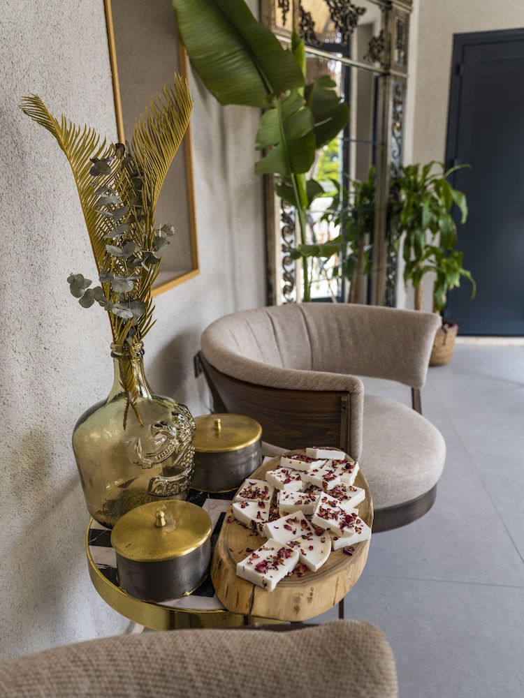 sarezya hotel