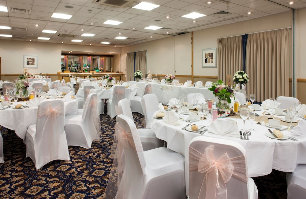 holiday inn leeds wakefield m1 jct 40 by ihg
