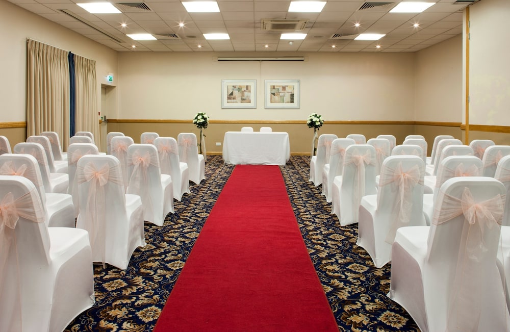 holiday inn leeds wakefield m1 jct 40 by ihg