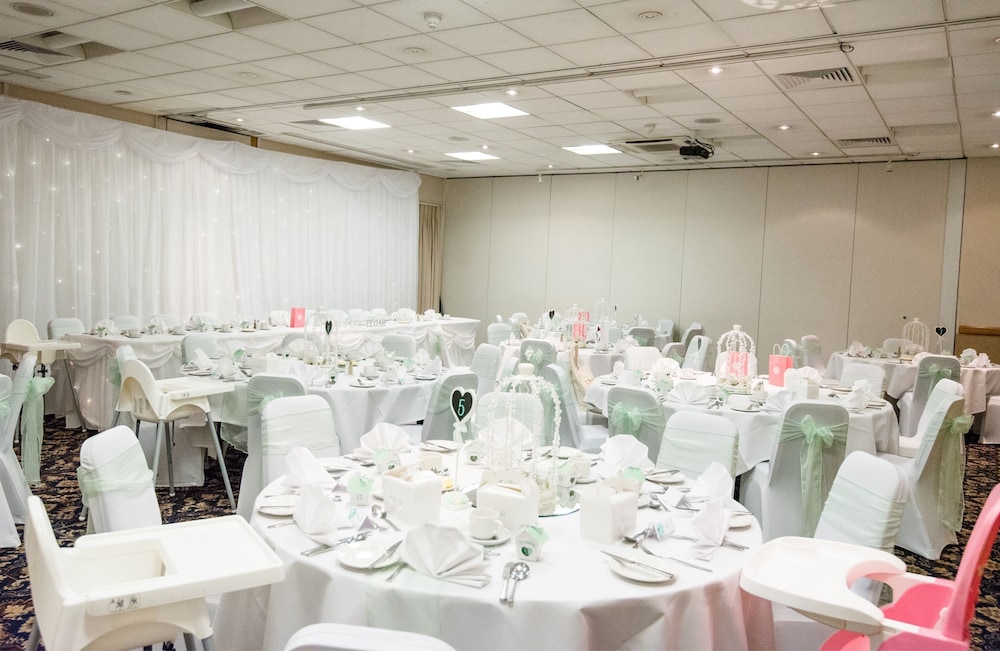 holiday inn leeds wakefield m1 jct 40 by ihg