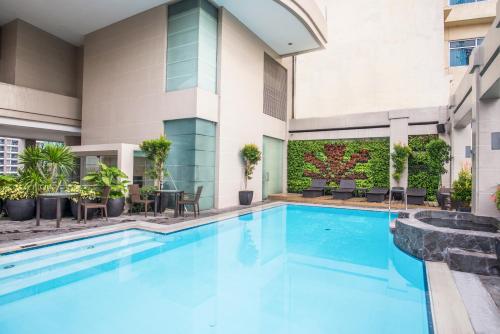 city garden hotel makati