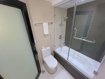 city garden hotel makati