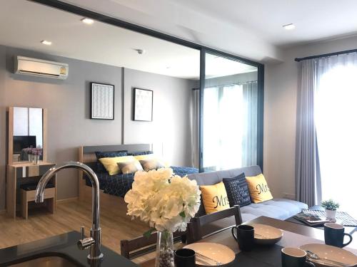 rain cha am pool view by obbset