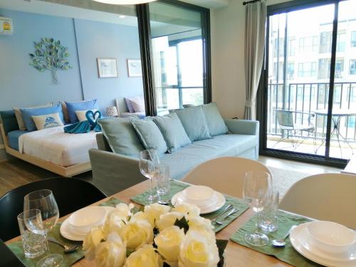 rain cha am pool view by obbset