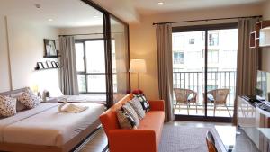 rain cha am pool view by obbset