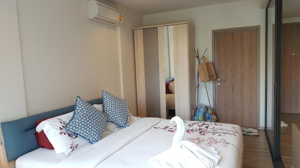 rain cha am pool view by obbset