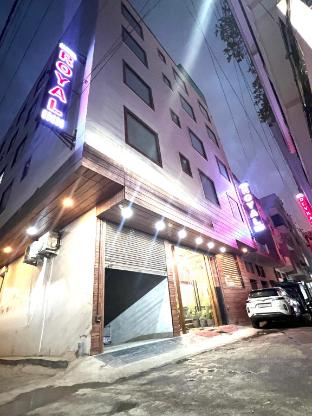 hotel royal inn igi