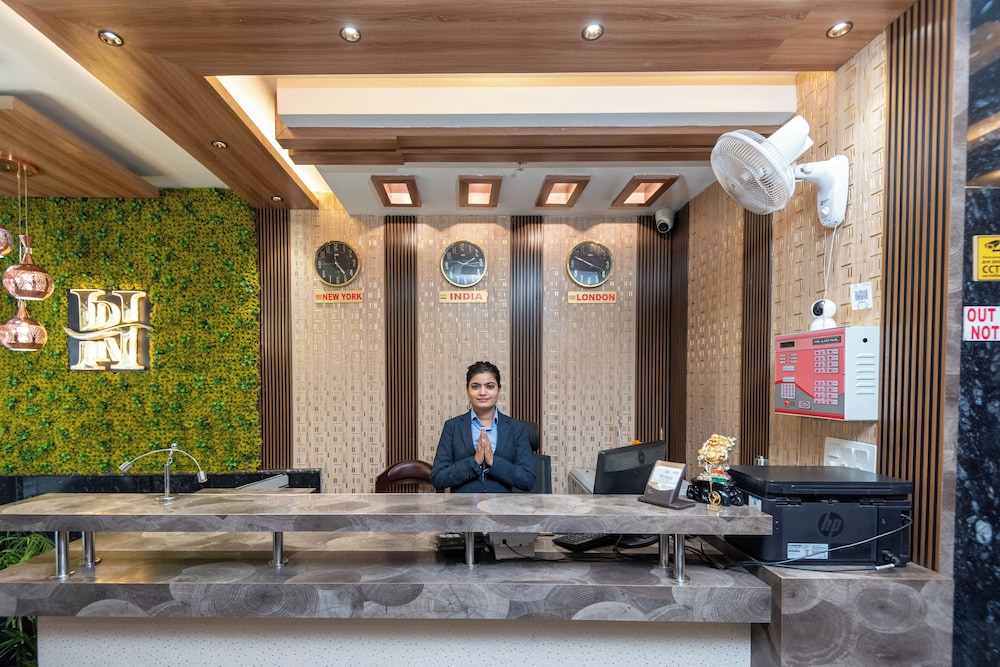 hotel royal inn igi
