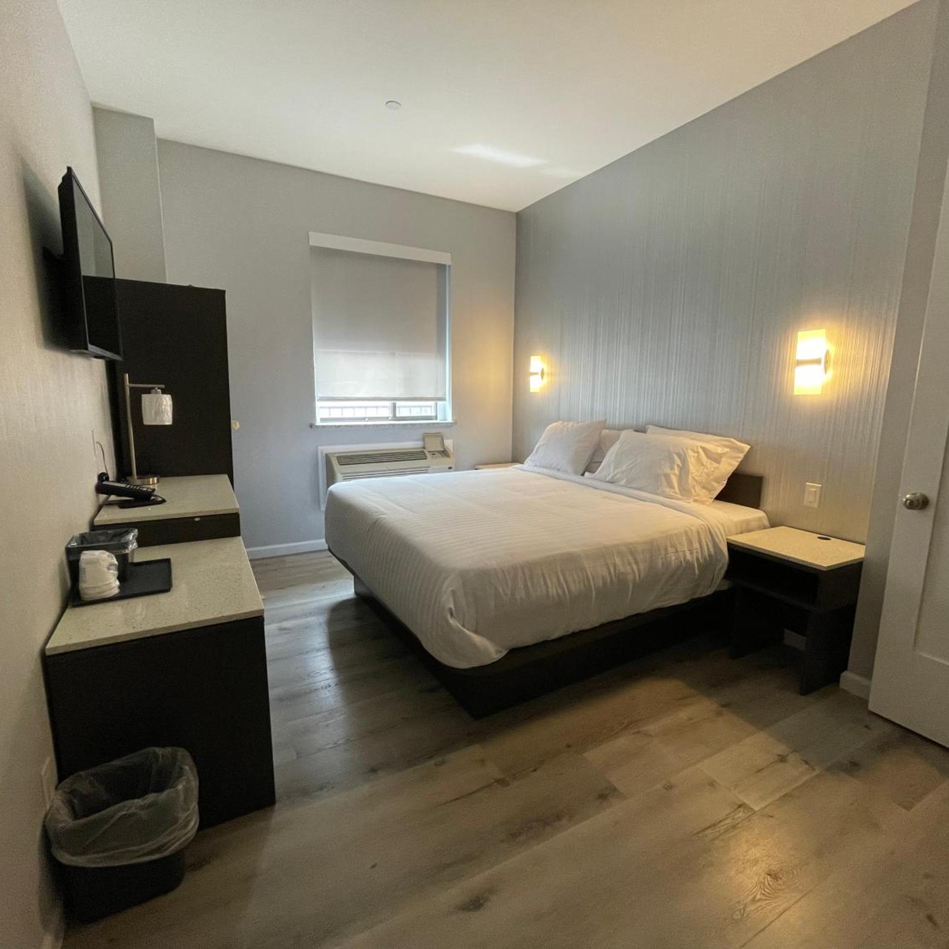 king hotel brooklyn sunset park