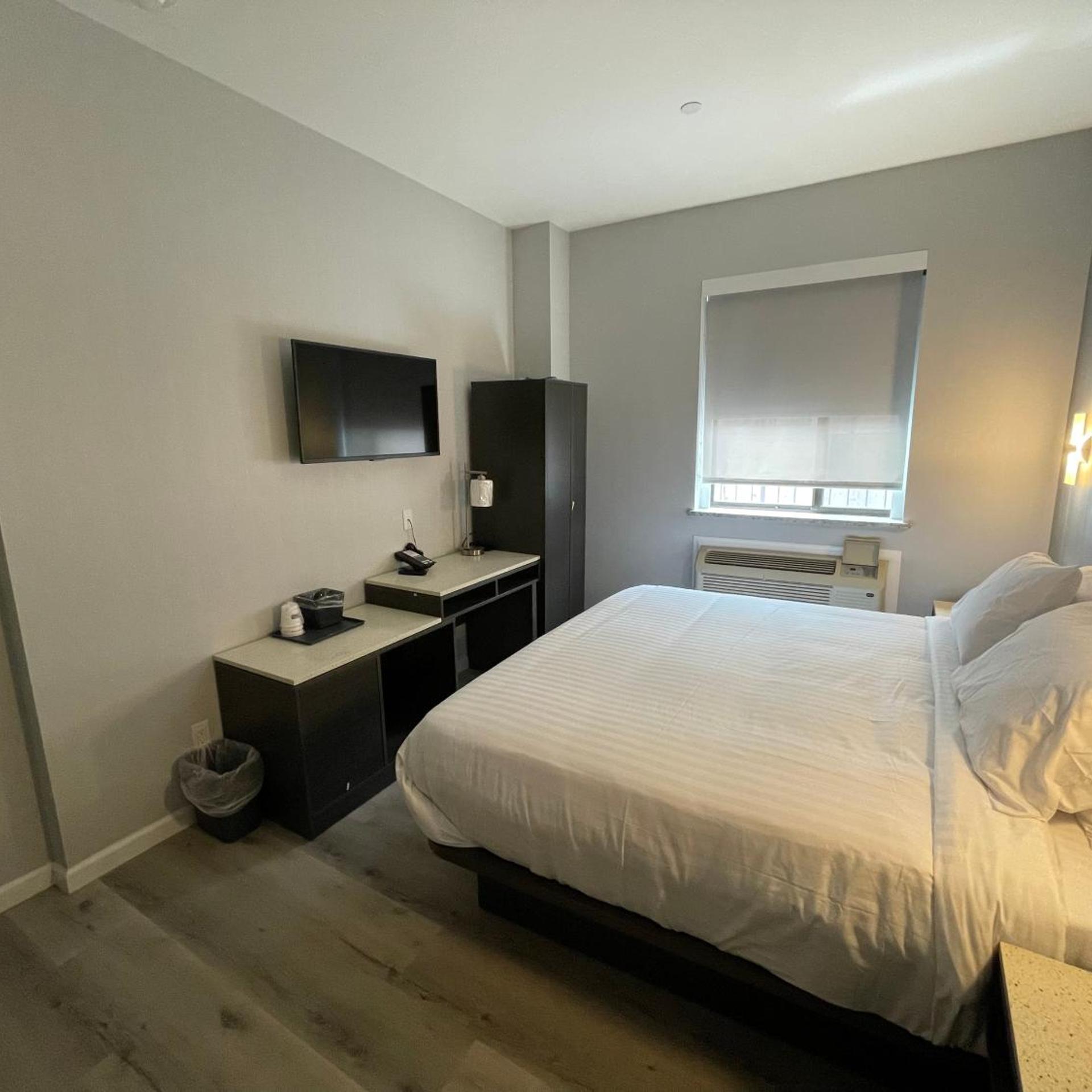 king hotel brooklyn sunset park