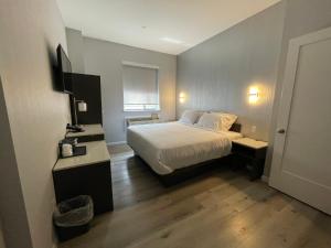 king hotel brooklyn sunset park