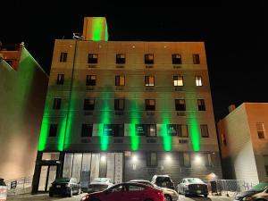king hotel brooklyn sunset park