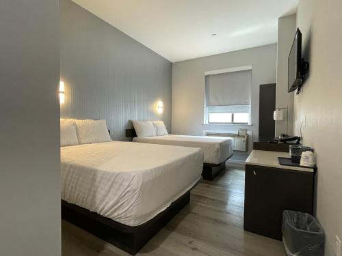 king hotel brooklyn sunset park