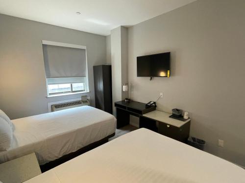 king hotel brooklyn sunset park