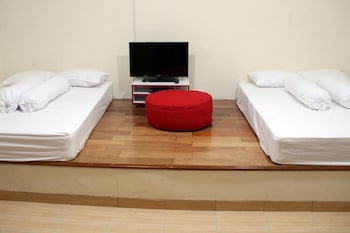 green leaf guest house jogja