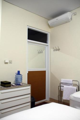 green leaf guest house jogja