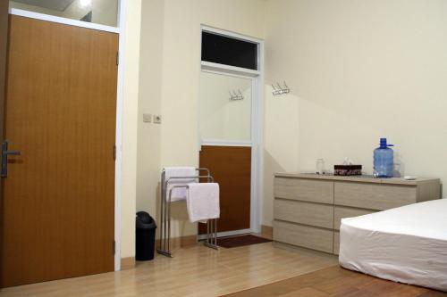 green leaf guest house jogja