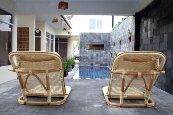green leaf guest house jogja