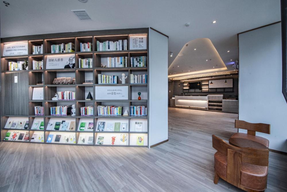 hanting hotel shenyang jiangdong street metro station