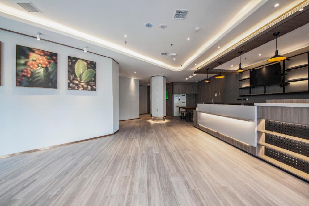 hanting hotel shenyang jiangdong street metro station