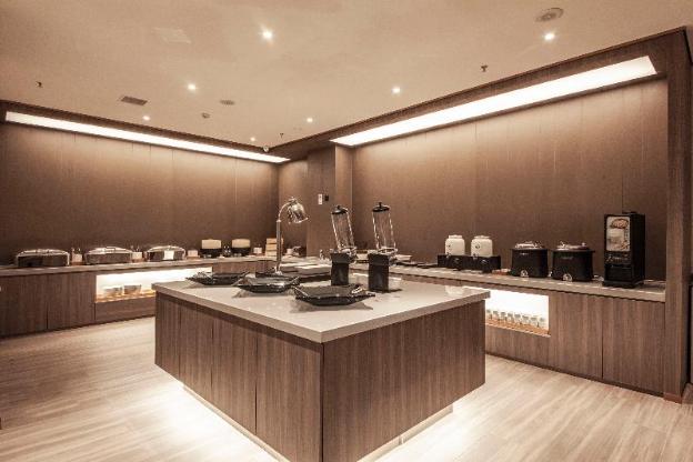 hanting hotel shenyang jiangdong street metro station