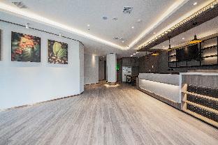 hanting hotel shenyang jiangdong street metro station
