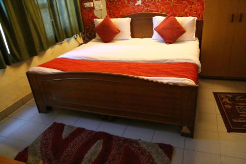 Hotel Diamond Palace,Sector 35>>Chandigarh,1 star
