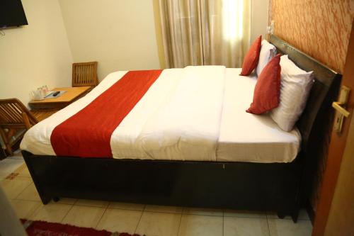 Hotel Diamond Palace,Sector 35>>Chandigarh,1 star