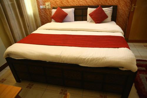 Hotel Diamond Palace,Sector 35>>Chandigarh,1 star