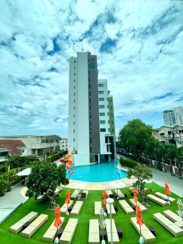 the pattaya discovery beach hotel pattaya