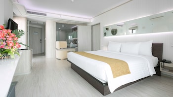 the pattaya discovery beach hotel pattaya