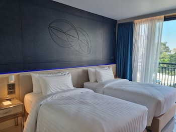 the pattaya discovery beach hotel pattaya