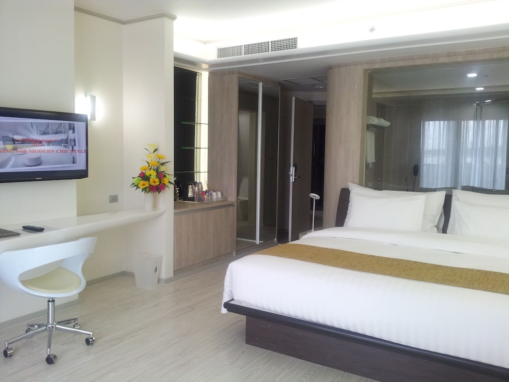 the pattaya discovery beach hotel pattaya