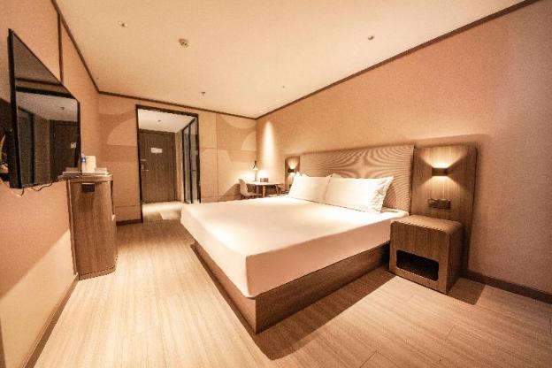 hanting hotel shenyang medical college metro station