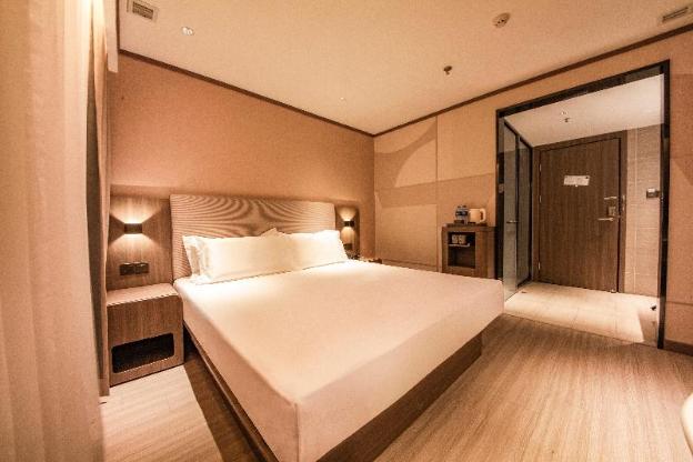 hanting hotel shenyang medical college metro station