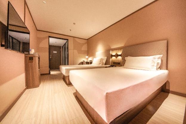 hanting hotel shenyang medical college metro station