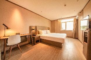 Hanting Hotel Shenyang Medical College Metro Station,,2 star