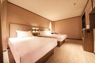 hanting hotel shenyang medical college metro station