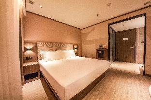 hanting hotel shenyang medical college metro station