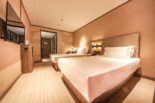 hanting hotel shenyang medical college metro station