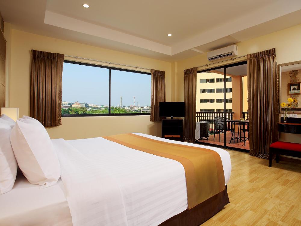 nova park hotel pattaya