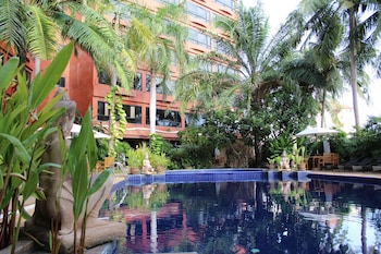 nova park hotel pattaya