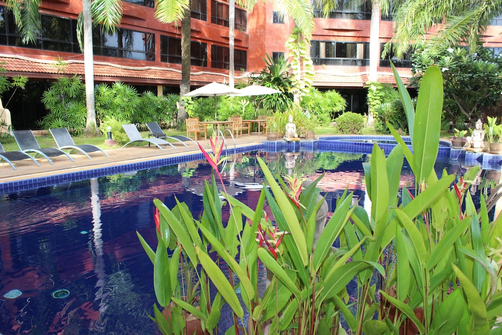 nova park hotel pattaya