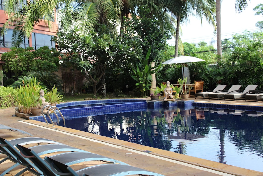 nova park hotel pattaya