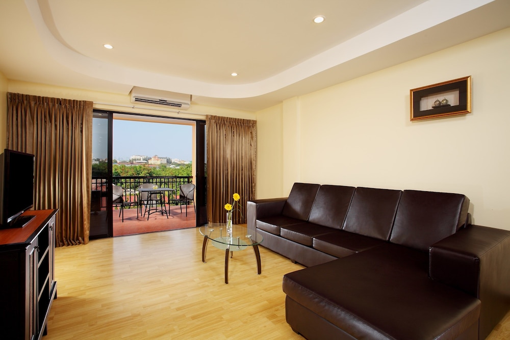 nova park hotel pattaya