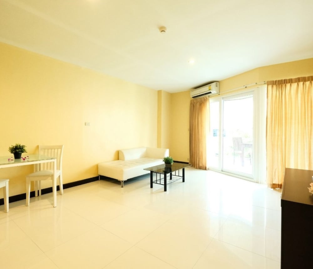 jomtien plaza residence