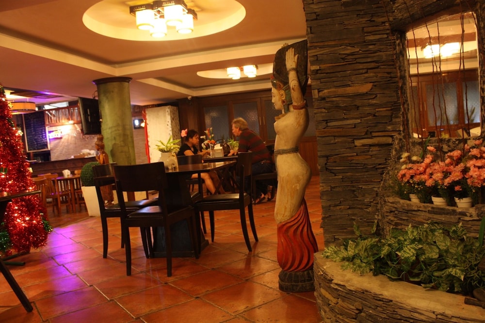 opal house hotel and restaurant
