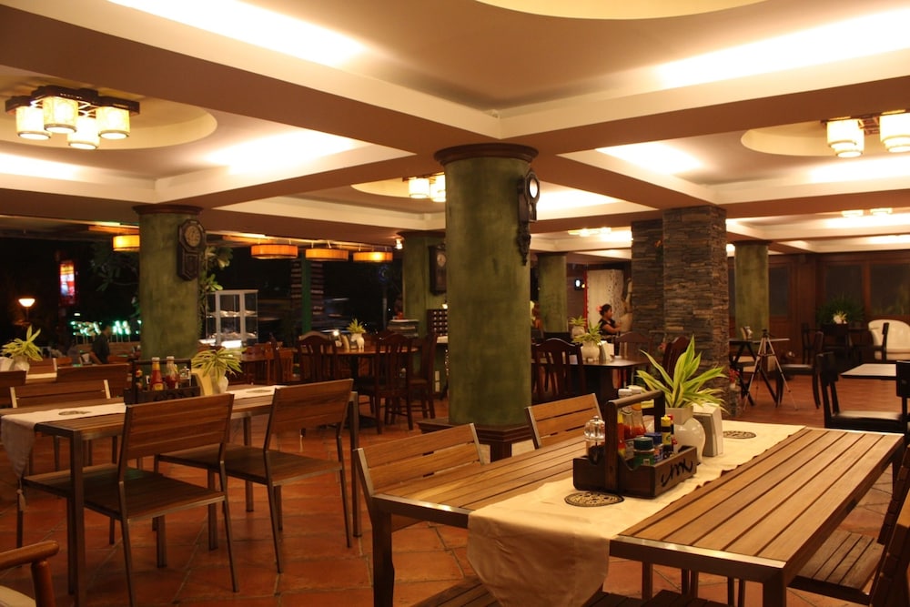 opal house hotel and restaurant