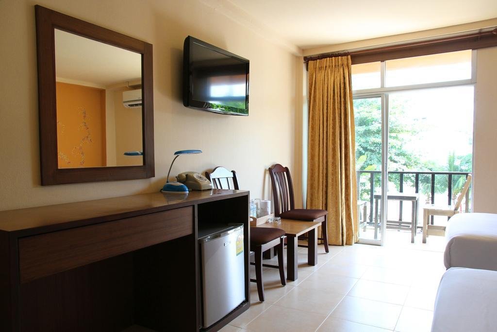 opal house hotel and restaurant